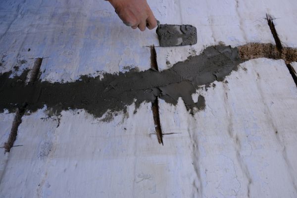Concrete Fissure Repair